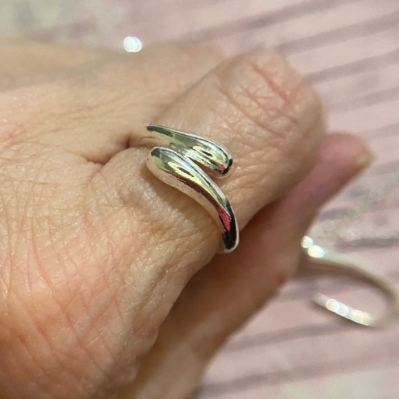 🆕 Sterling silver jewelry set 4 pc - necklace earrings ring bracelet - Picture 10 of 11